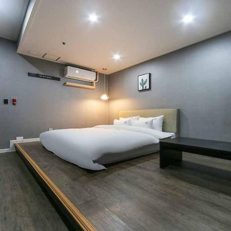 The Way Hotel Changwon Exterior foto