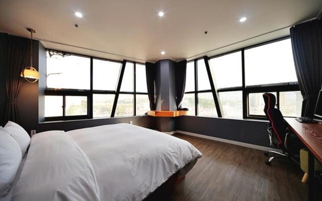 The Way Hotel Changwon Exterior foto